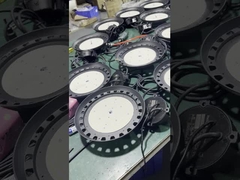 आउटडोर लाइटिंग Ip65 वाटरप्रूफ एलईडी हाई बे लाइट 50w 100w 150w