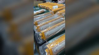 खतरनाक लो के लिए डाई-कास्ट फिन कूलिंग के साथ IP65 वाटरप्रूफ Ra80 CRI LED धमाका प्रूफ लीनियर लाइट