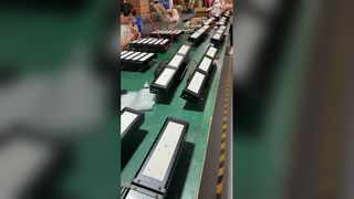 मीनवेल ELG 250W LED स्टेडियम लाइट्स 130lm/w क्षमता और आउटडोर के लिए IP65 वॉटरप्रूफ रेटिंग के साथ