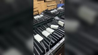 देखें कि स्टेडियम और कोर्ट के लिए IP66 वाटरप्रूफ LED फ्लड लाइट्स 200W से 500W क्यों चुनें