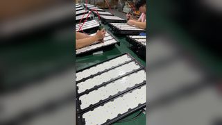 देखें: एल्यूमिनियम कंस्ट्रक्शन एलईडी लाइट्स - आउटडोर शोकेस के लिए निर्मित