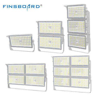 स्टेडियम प्रकाश व्यवस्था के लिए समायोज्य ब्रैकेट एल्यूमीनियम मिश्र धातु दीपक शरीर और पंख के आकार के गर्मी फैलाव के साथ मॉड्यूलर एलईडी फ्लडलाइट