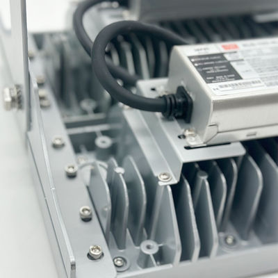 उच्च चमक IP66 वाटरप्रूफ एलईडी मॉड्यूलर बाढ़ प्रकाश औद्योगिक प्रकाश व्यवस्था के लिए 50000H लंबे जीवन के साथ