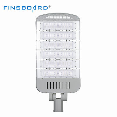 मजबूत और टिकाऊ एंटी यूवी आउटडोर एलईडी स्ट्रीट लाइट IP65 SMD3030