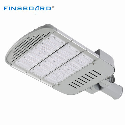 आउटडोर रोड लाइटिंग के लिए SMD3030 LED के साथ IP65 वाटरप्रूफ डाई-कास्ट एल्यूमीनियम LED स्ट्रीट लाइट
