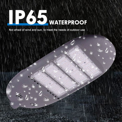 आउटडोर पोल माउंटेड लाइटिंग के लिए 50000 घंटे के जीवनकाल के साथ IP65 वाटरप्रूफ 100W-200W पावर LED स्ट्रीट लाइट