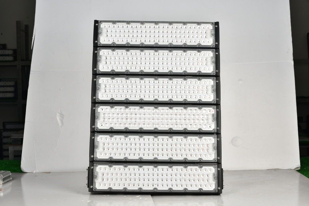 स्टेडियम और आउटडोर फ्लड लैंप के लिए 50000 घंटे के जीवनकाल के साथ IP65 वाटरप्रूफ 2000W LED हाई मास्ट लाइट