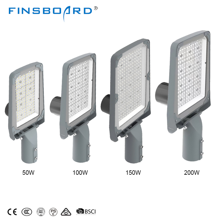 Ip67 डाई-कास्ट एल्यूमीनियम 50w 100w 150w 200w लाइट कंट्रोल इंटीग्रेटेड एलईडी स्ट्रीट लाइट